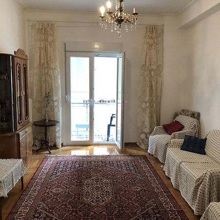 Apartment On Dimitrakopoulou Атина Екстериор снимка